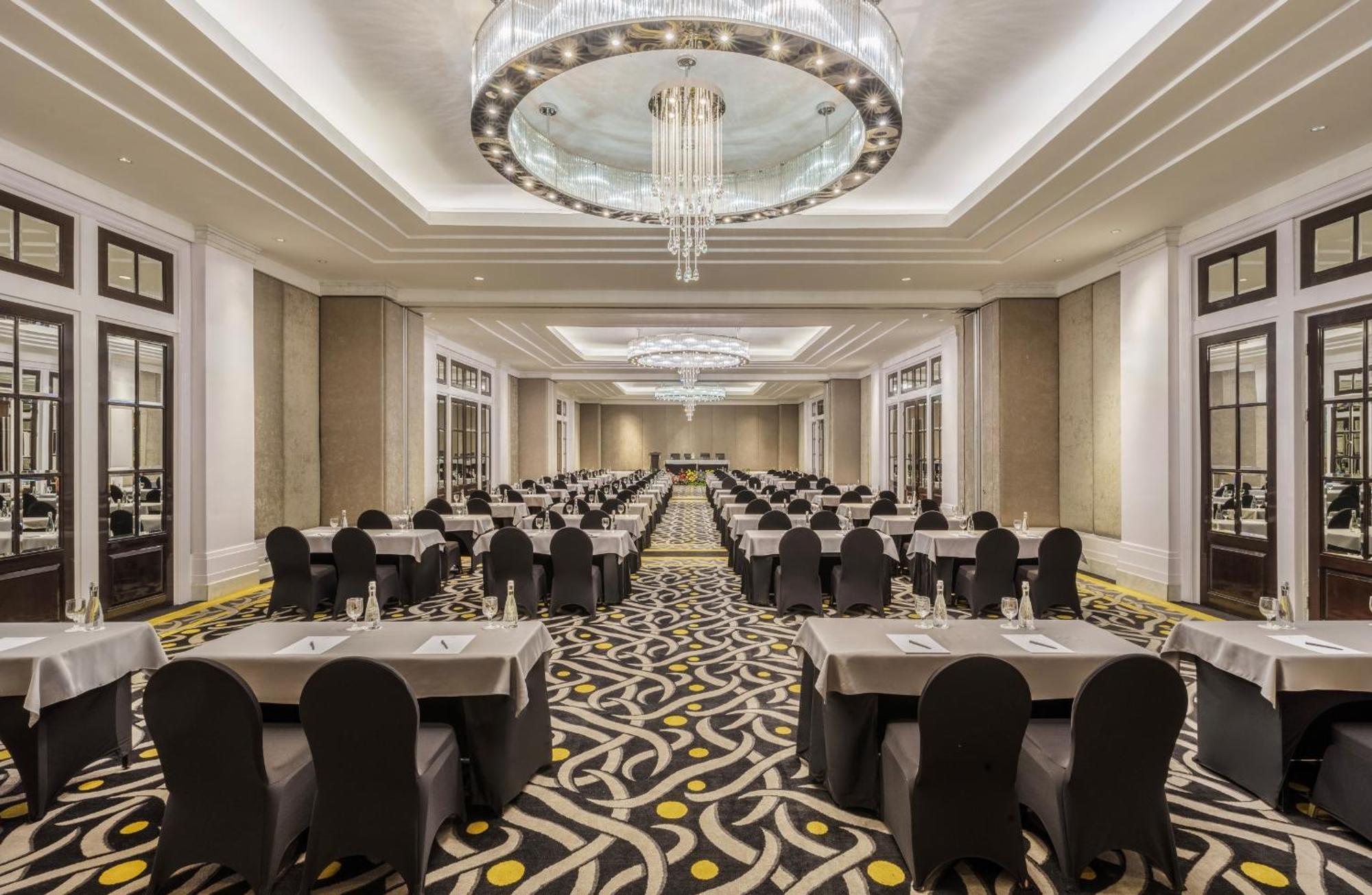 Hotel Ciputra World Surabaya Managed By Swiss-Belhotel International Exterior photo