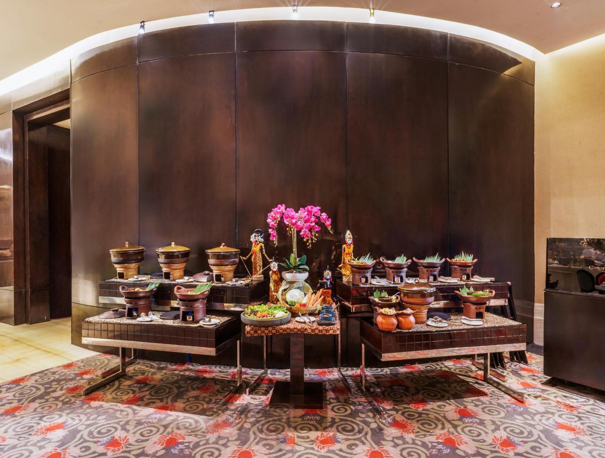 Hotel Ciputra World Surabaya Managed By Swiss-Belhotel International Exterior photo